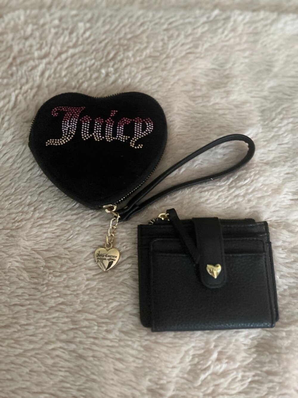 JUICY COUTURE SMALL ID COIN PURSE AND HEART SHAPE WRISTLET